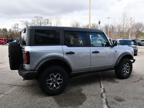Used 2023 Ford Bronco Badlands image 7