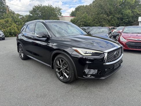 Used 2019 INFINITI QX50 Essential w/ Sensory Package AWD/4WD image 3