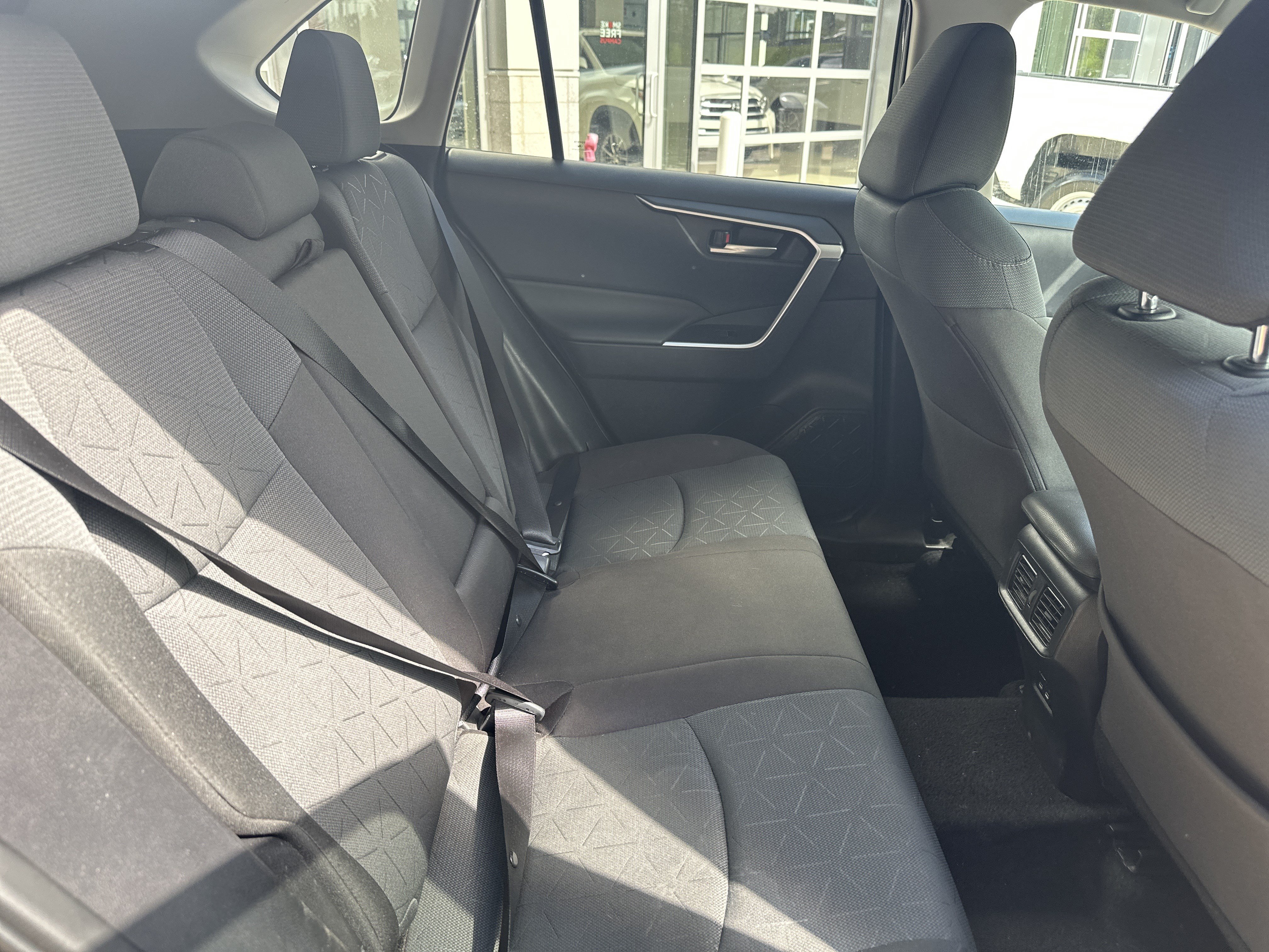 Used 2025 Toyota RAV4 XLE AWD/4WD image 30