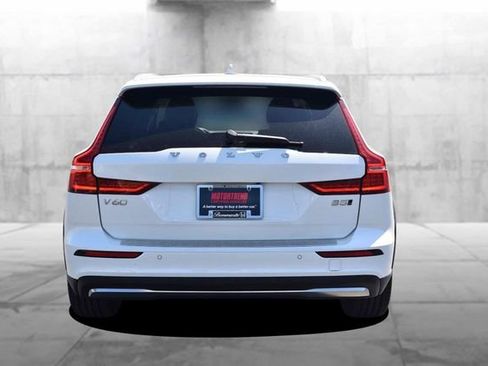 Used 2025 Volvo V60 B5 Cross Country Plus AWD/4WD image 6