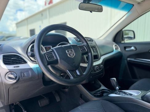 Used 2018 Dodge Journey SE w/ Blacktop Package FWD image 13