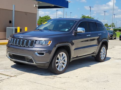 Used 2017 Jeep Grand Cherokee Limited AWD/4WD image 2