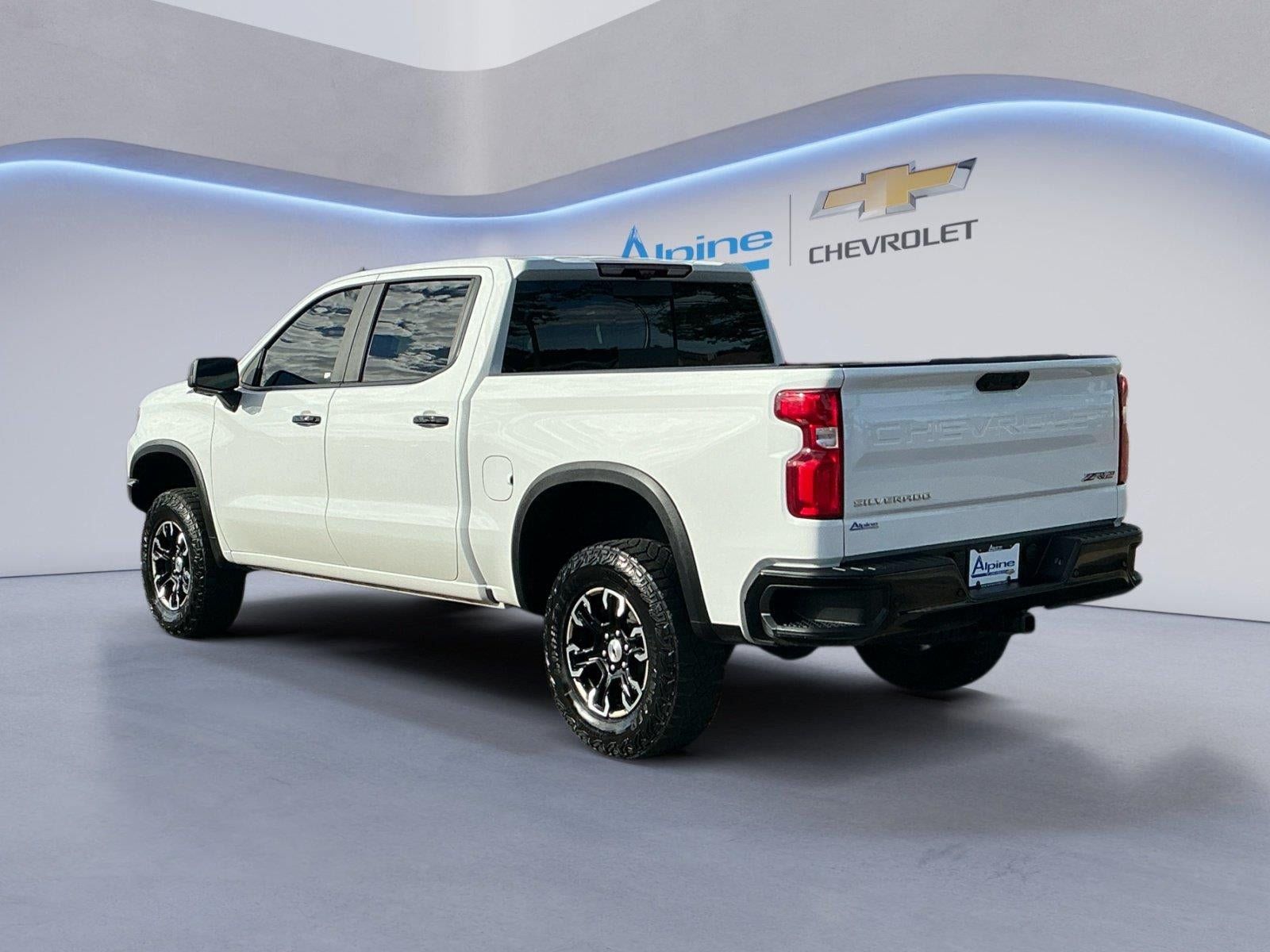 Used 2025 Chevrolet Silverado 1500 ZR2 w/ Technology Package AWD/4WD image 3