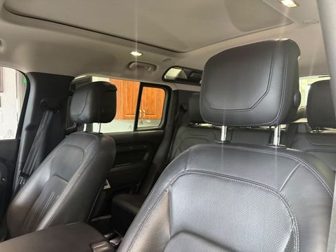 Used 2020 Land Rover Defender 110 HSE AWD/4WD image 8