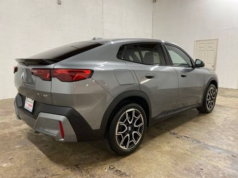 Used 2026 BMW X2 xDrive28i AWD/4WD image 5