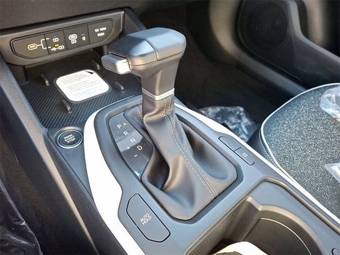 New 2025 Kia K4 GT-Line image 11