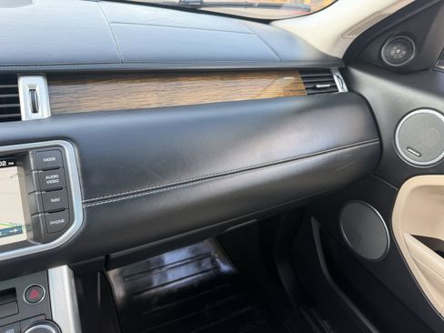 Used 2015 Land Rover Range Rover Evoque Prestige AWD/4WD image 25