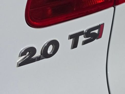 Used 2015 Volkswagen Tiguan S FWD image 9