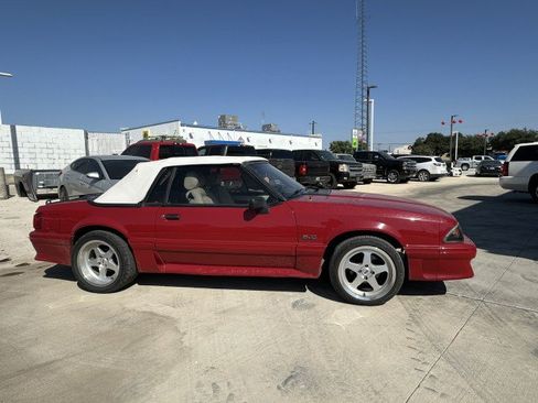 Used 1988 Ford Mustang GT RWD image 2