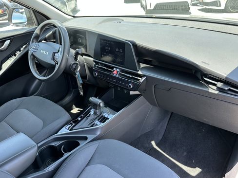 Certified 2023 Kia Niro LX FWD image 15