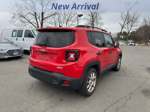 Used 2019 Jeep Renegade Latitude image 3