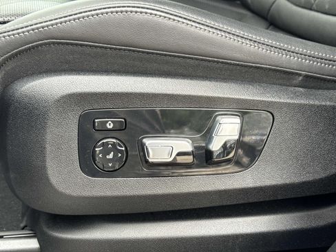 Used 2024 BMW X7 xDrive40i AWD/4WD image 19