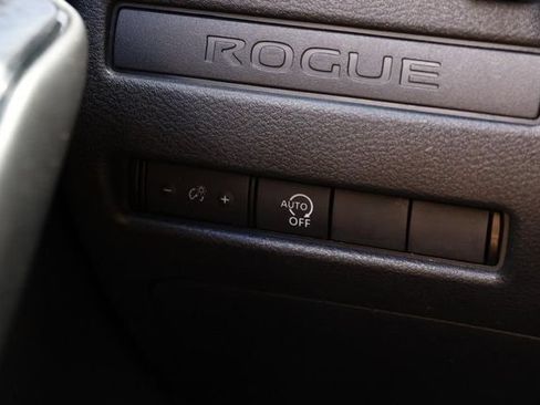 Used 2023 Nissan Rogue S AWD/4WD image 18