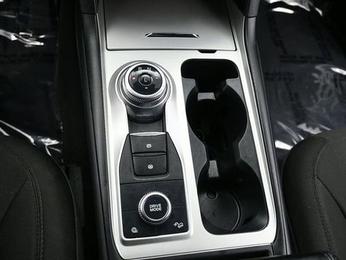 Used 2023 Ford Explorer XLT image 13