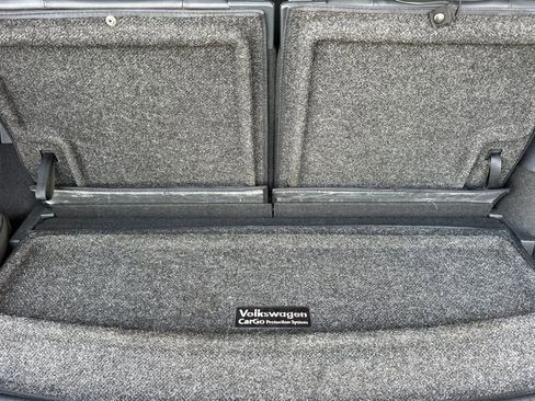 Used 2020 Volkswagen Tiguan SEL image 17