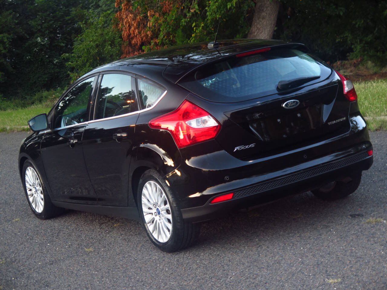 Used 2012 Ford Focus Titanium FWD image 26