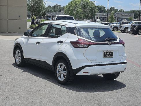 Used 2024 Nissan Kicks S FWD image 3