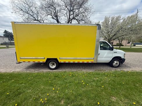 Used 2023 Ford E-350 and Econoline 350 Super Duty w/ Driver's Safety Package RWD image 6