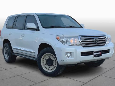 Used 2015 Toyota Land Cruiser image 3