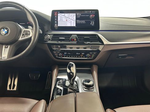 Used 2023 BMW M550i xDrive w/ Executive Package AWD/4WD image 9