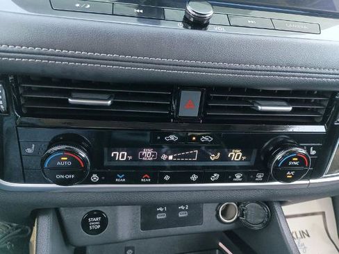 Certified 2025 Nissan Rogue SL w/ SL Premium Package image 25