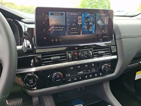 New 2026 Nissan Pathfinder SL w/ SL Premium Package AWD/4WD image 9