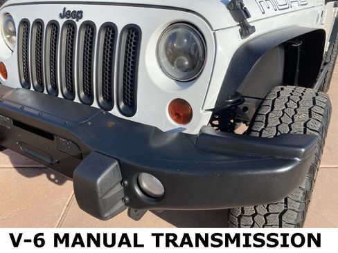 Used 2013 Jeep Wrangler Unlimited Sahara image 3