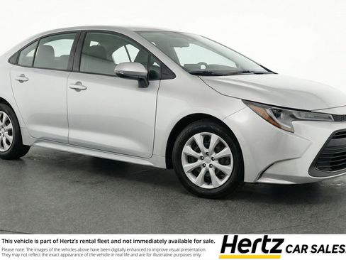 Used 2025 Toyota Corolla LE image 1
