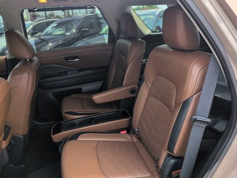 Used 2023 Nissan Pathfinder Platinum AWD/4WD image 14