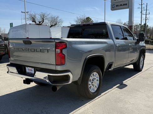 Used 2024 Chevrolet Silverado 2500 LTZ w/ LTZ Convenience Package image 5