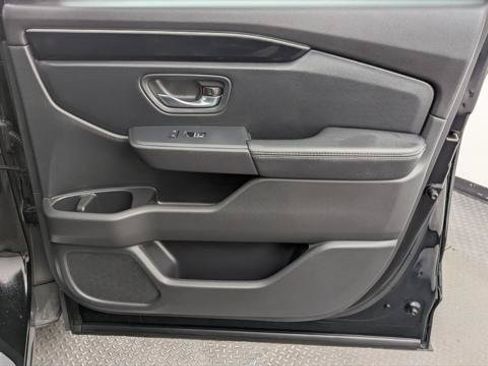 Used 2025 Honda Pilot EX-L image 22