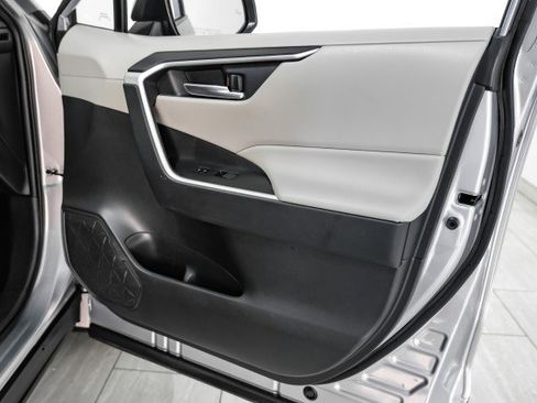 Used 2024 Toyota RAV4 XLE Premium FWD image 41