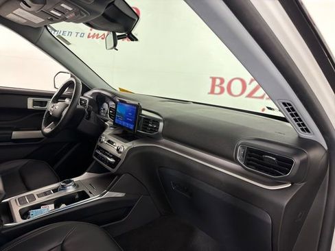 Used 2022 Ford Explorer XLT w/ Equipment Group 202A RWD image 17