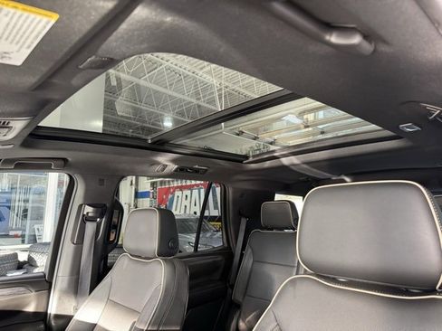 Used 2023 GMC Yukon SLT image 9