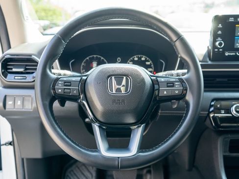 Used 2024 Honda Pilot Touring image 17