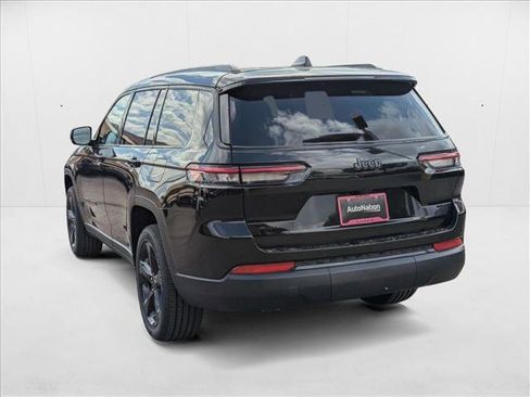New 2025 Jeep Grand Cherokee L Altitude image 9