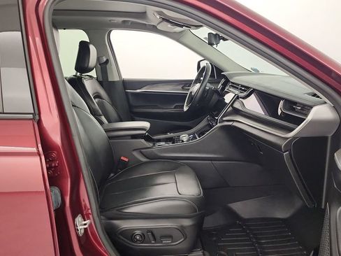 Used 2022 Jeep Grand Cherokee Limited w/ Luxury Tech Group II AWD/4WD image 30