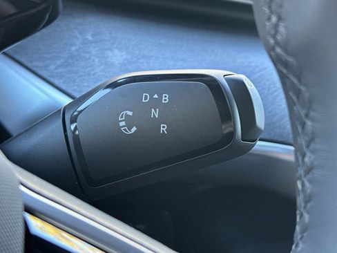 New 2025 Volkswagen ID. Buzz Pro S Plus RWD image 22