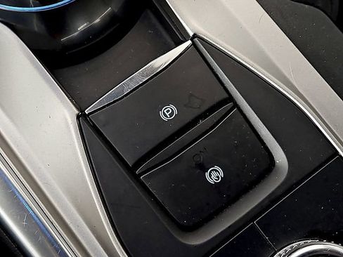 Used 2020 Ford Explorer XLT w/ Equipment Group 202A image 25