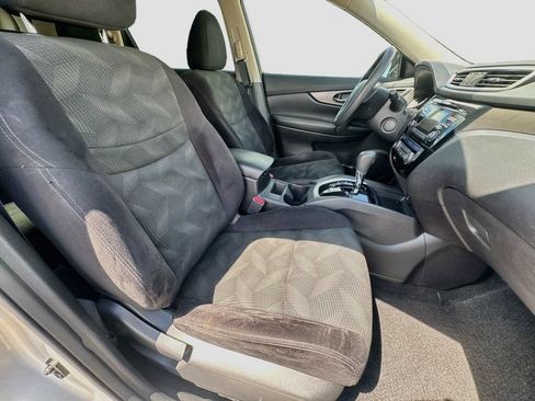 Used 2014 Nissan Rogue SV FWD image 32
