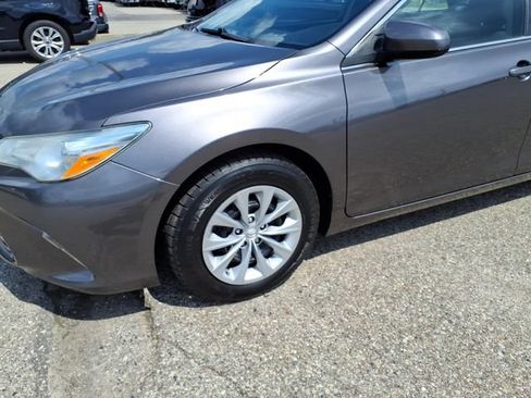 Used 2015 Toyota Camry LE FWD image 4