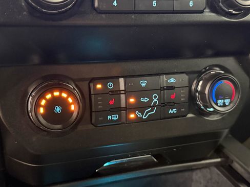 Used 2021 Ford F250 XLT w/ XLT Premium Package image 32