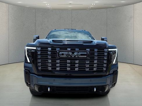 Used 2025 GMC Sierra 3500 Denali Ultimate AWD/4WD image 12