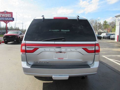 Used 2015 Lincoln Navigator L 4WD image 6