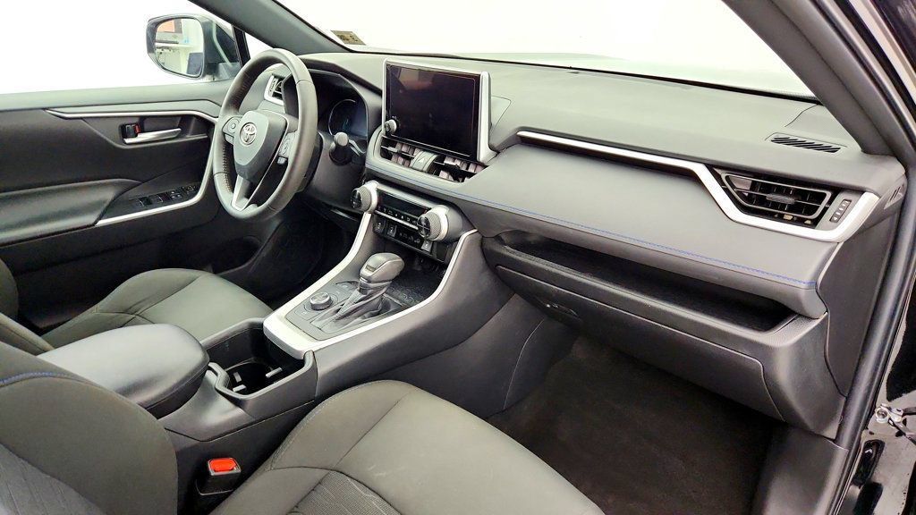 Used 2023 Toyota RAV4 SE w/ Convenience Package AWD/4WD image 25
