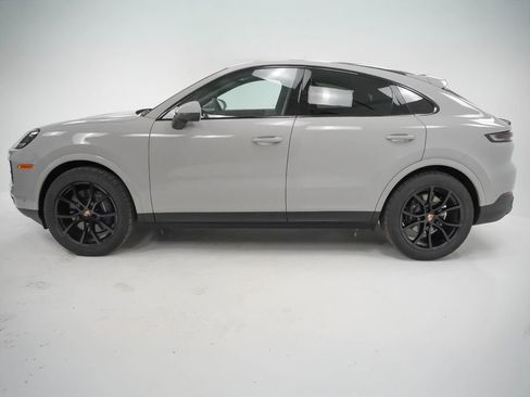 Certified 2025 Porsche Cayenne Coupe image 2