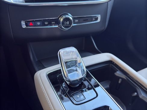 New 2026 Volvo XC90 T8 Plus w/ Protection Package Premier AWD/4WD image 20