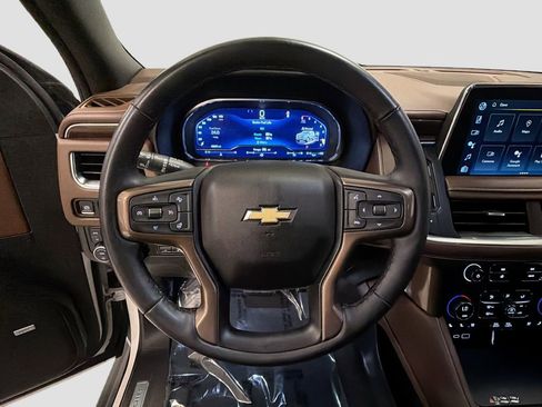 Used 2023 Chevrolet Suburban High Country AWD/4WD image 14