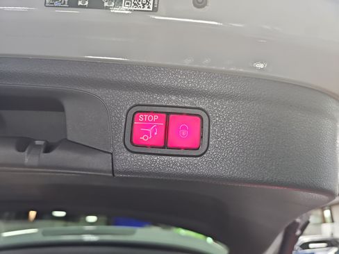 Used 2024 Mercedes-Benz GLE 350 4MATIC image 15