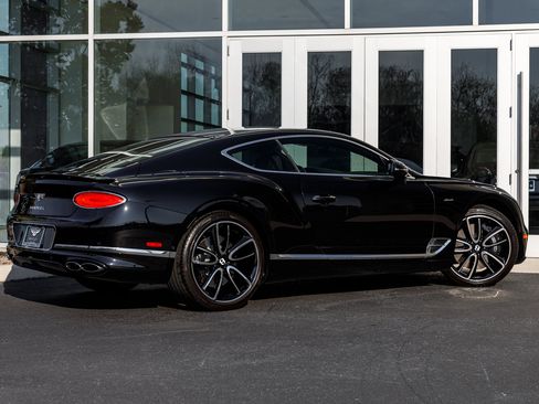Used 2023 Bentley Continental GT Azure image 3
